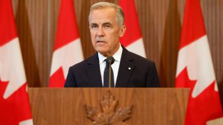 FACT FOCUS: Trump claims US banks cannot operate in Canada. That’s not true
