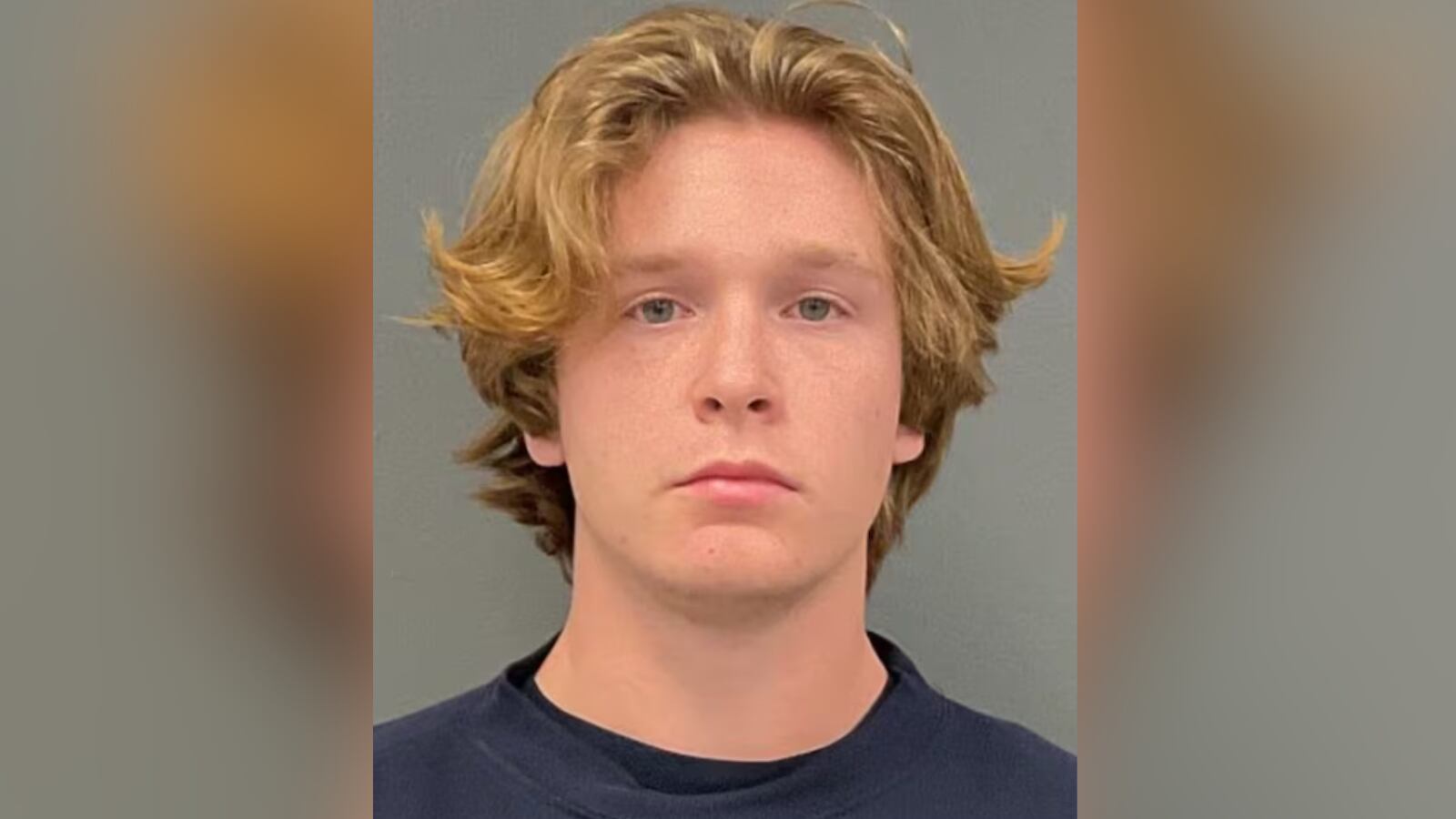 Woman calls police after seeing girl crying for help in SUV; man facing kidnapping charges