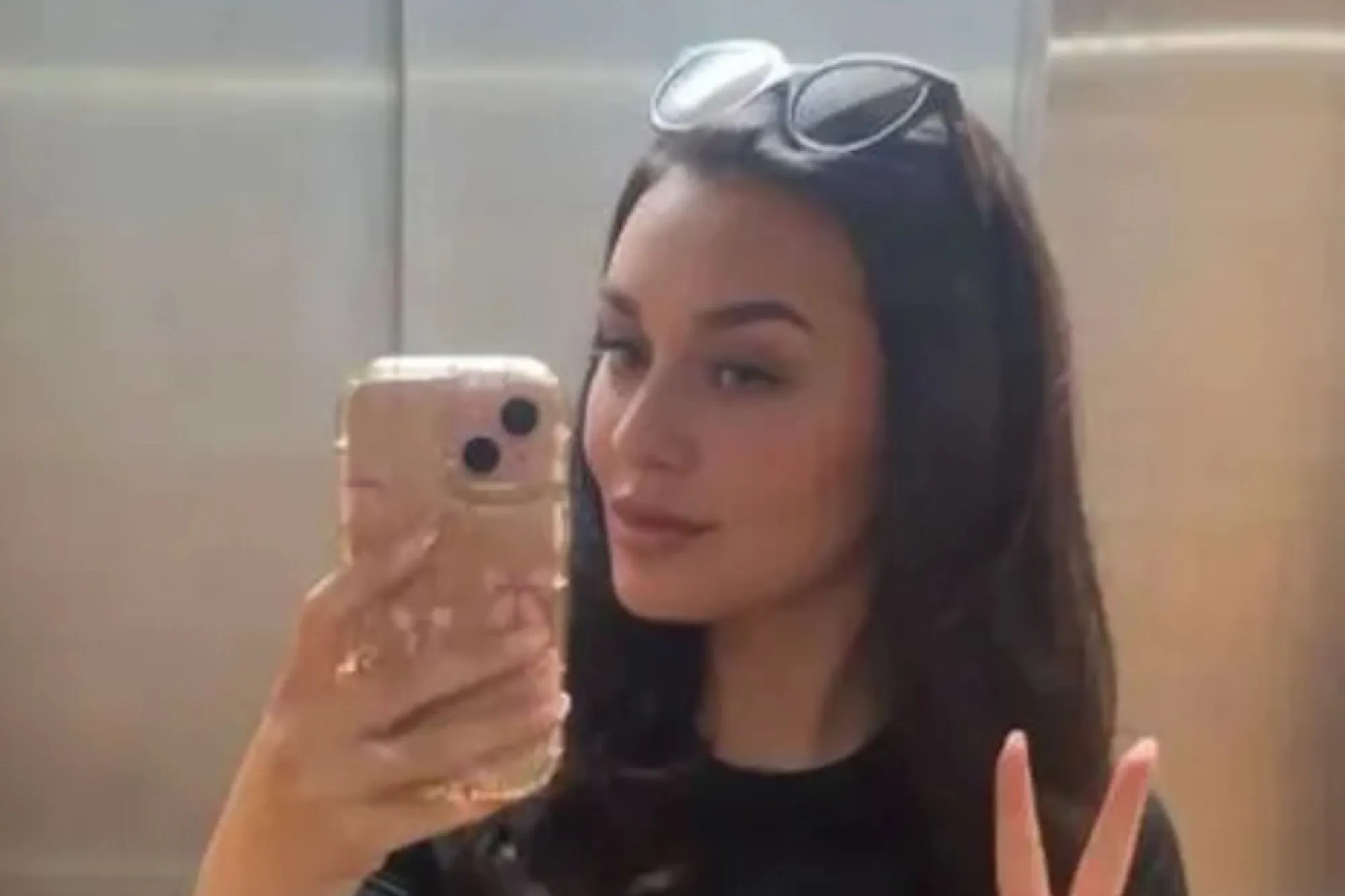 Shamed prison officer, 28, who had fling with gangster & said she’s ‘praying’ to have his baby’ is freed from jail early