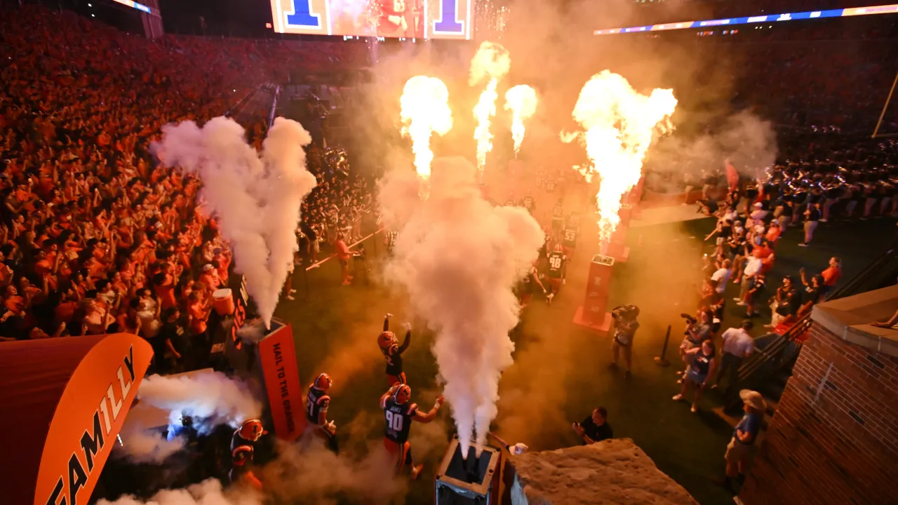 Illinois fans stunned by ‘blinding’ $20.9 million college football record-breaker
