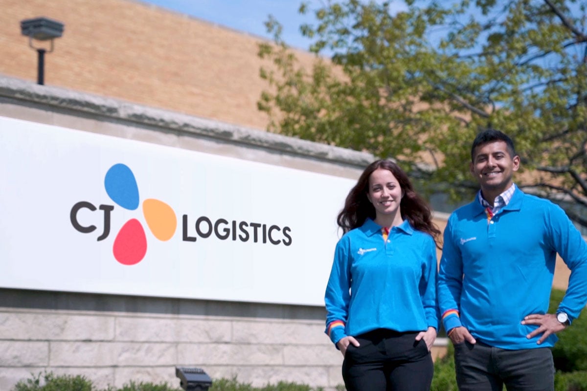 CJ Logistics Runs Humanoid Robots on Live Packaging Lines in Korean Warehouse First