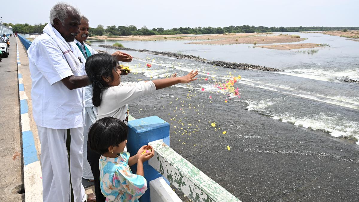 Mettur water reaches Mukkombu