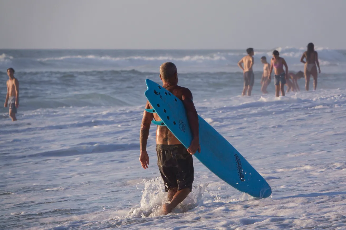 Gen Z choose paddleboards and surfing over arcade games and crazy golf, new study finds