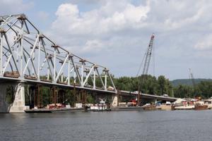 New Lansing, Iowa, bridge opening moved up to early November