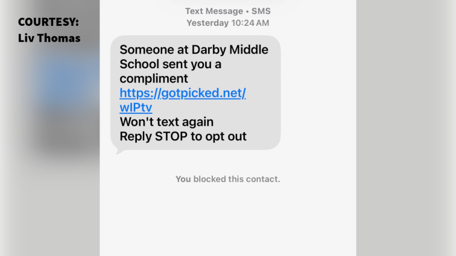 What to know about the 'compliment' texting trend targeting students