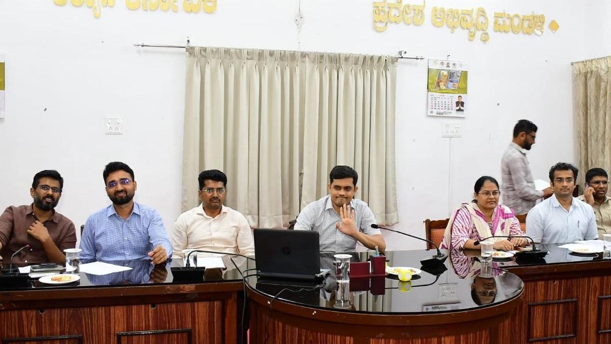 Officials told to make Kalaburagi ready for Kalyana Karnataka Utsav