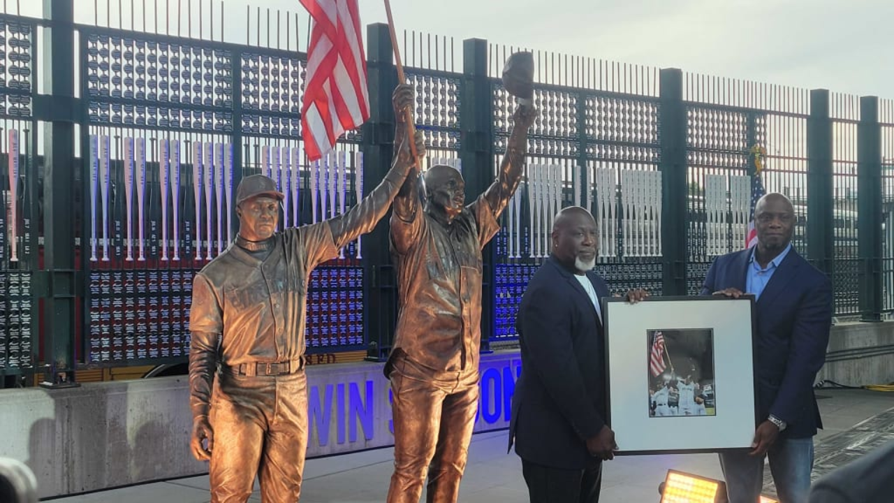 Seattle Mariners' post-9/11 flag moment becomes permanent stadium statue
