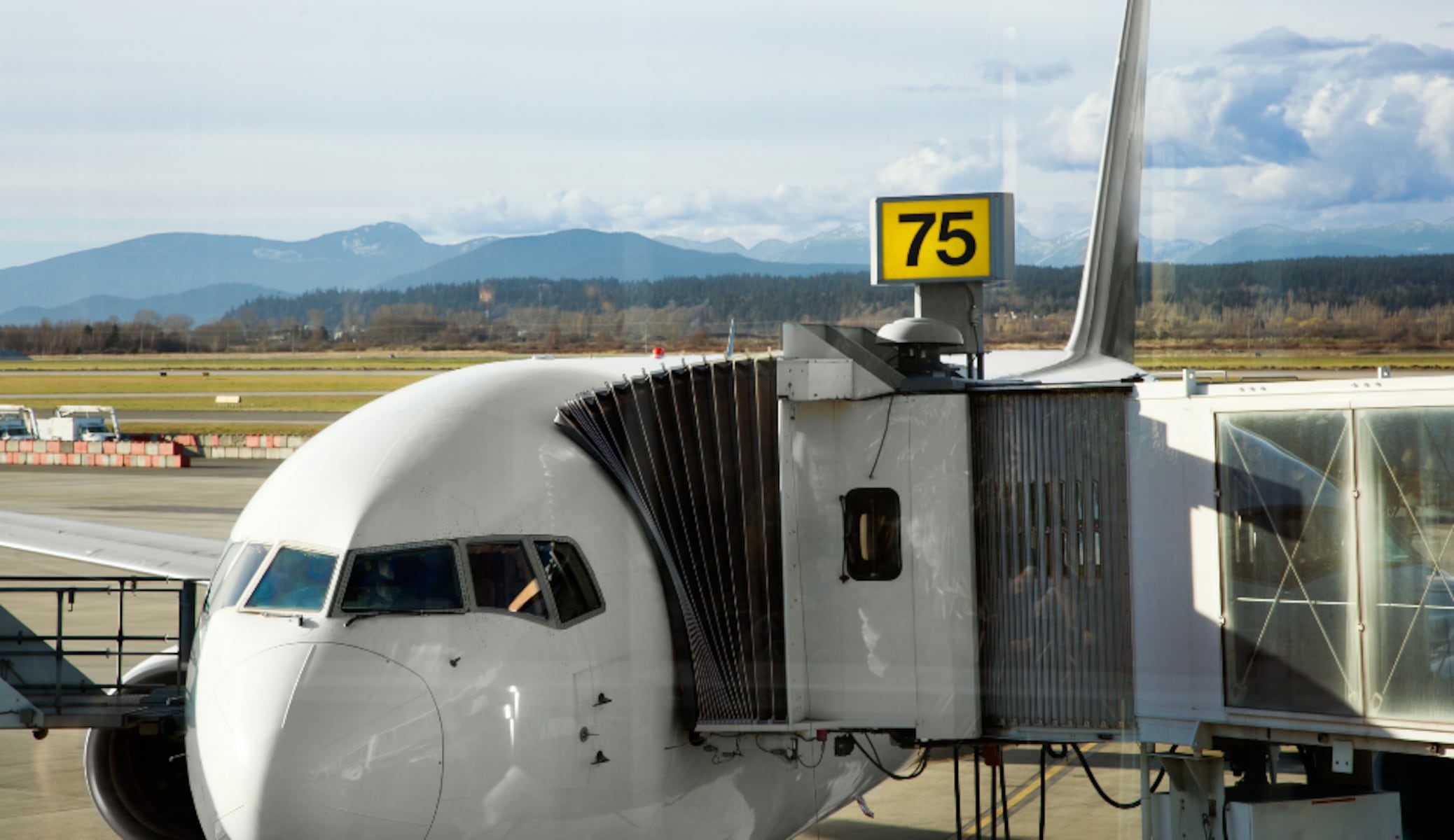 Over 1,990 flights delayed, 78 canceled amid widespread U.S. travel disruptions