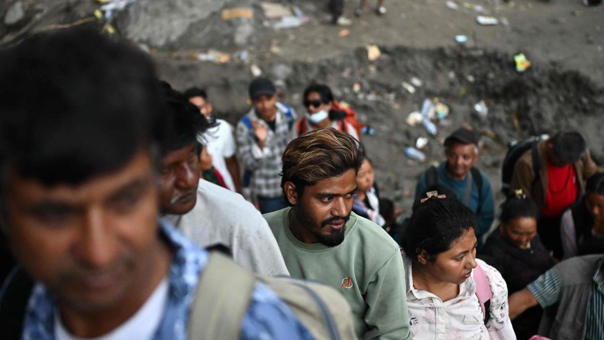 Nepal floods: Indian volunteers take relief to isolated communities