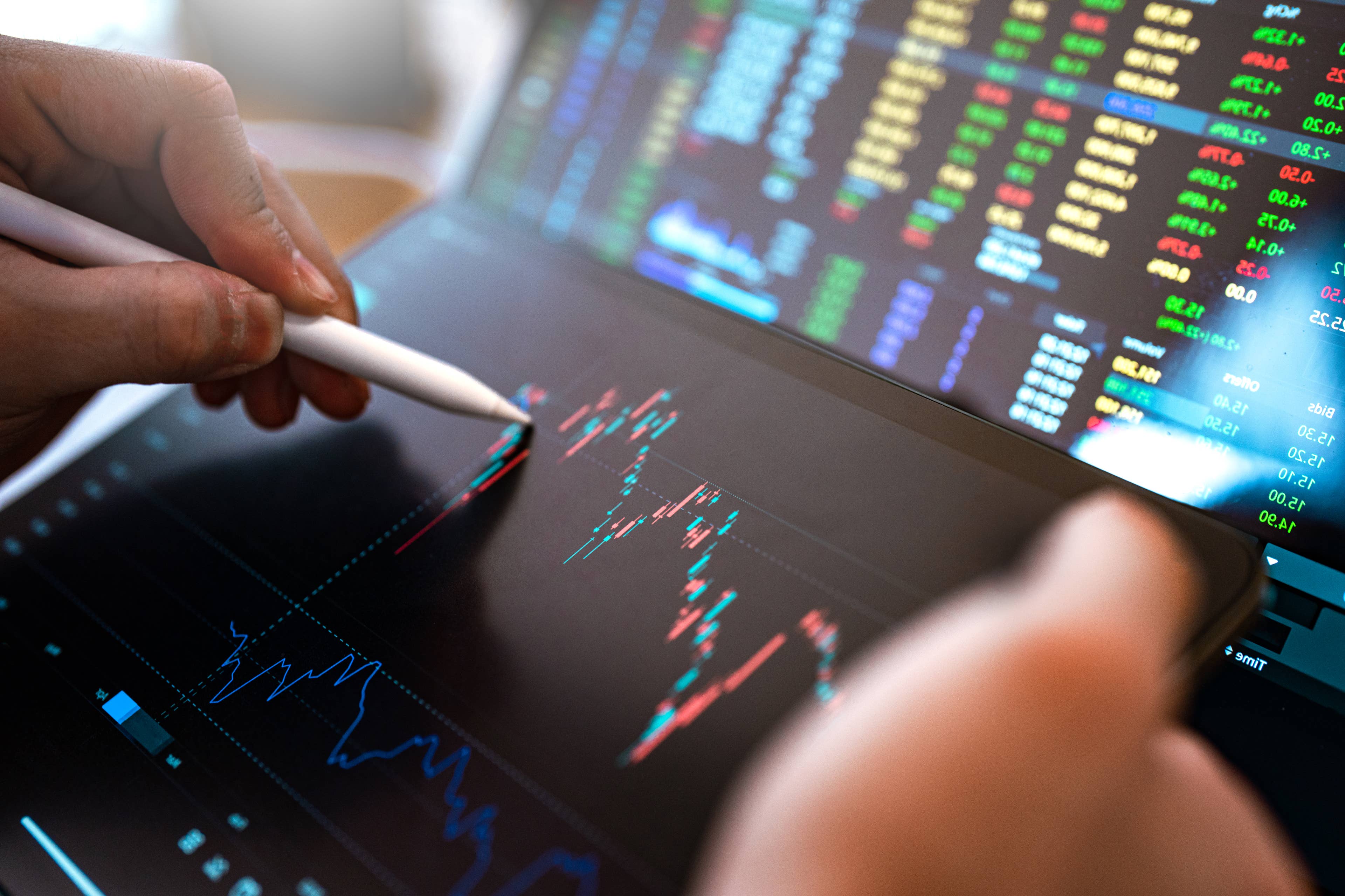 One of retail's once-hottest stocks just imploded 18% overnight