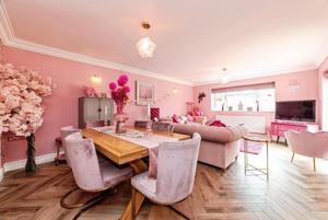 Real-life ‘Barbie Dreamhouse’ hits market for nearly $1 million