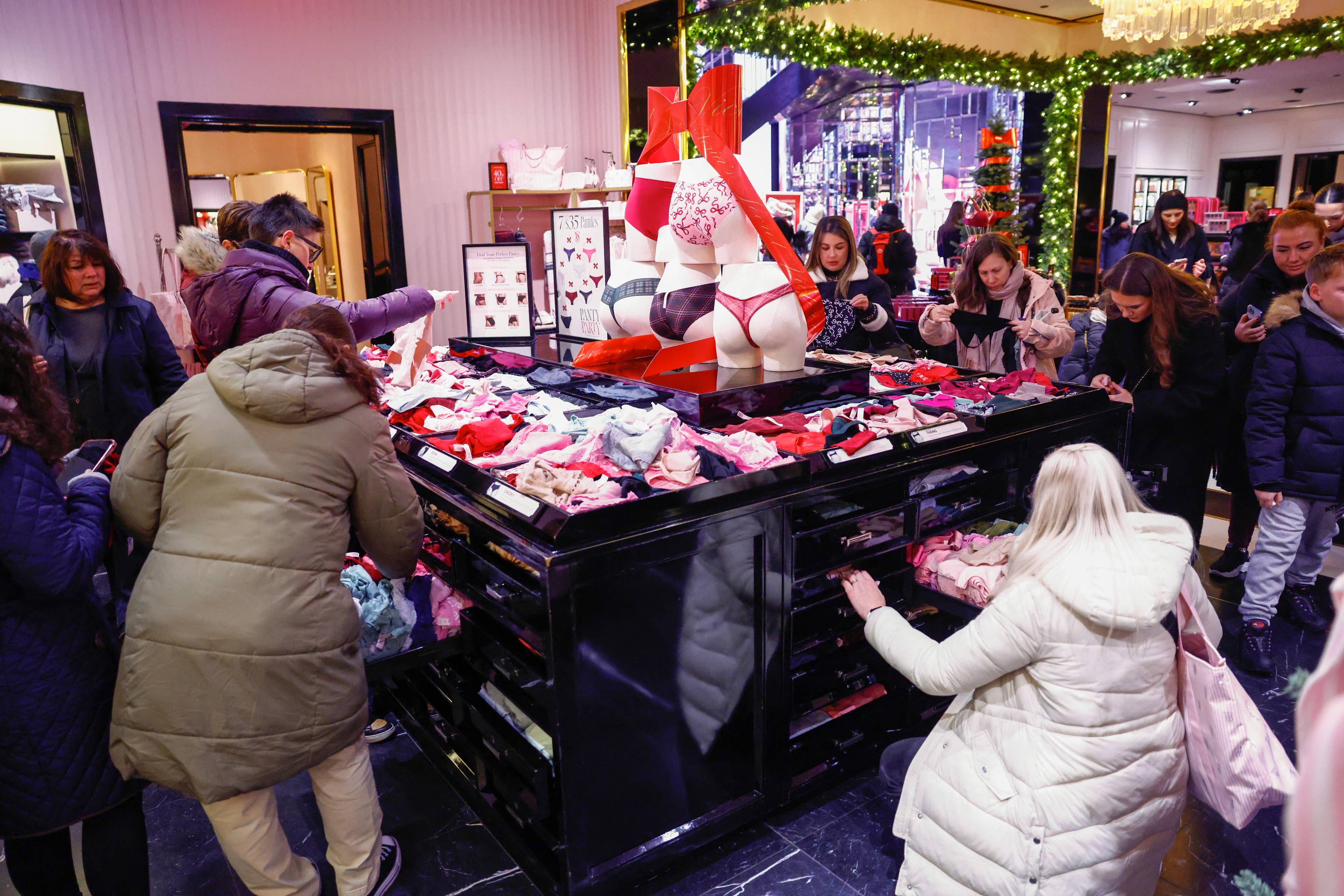 Popular women's retailer closes 38 stores worldwide