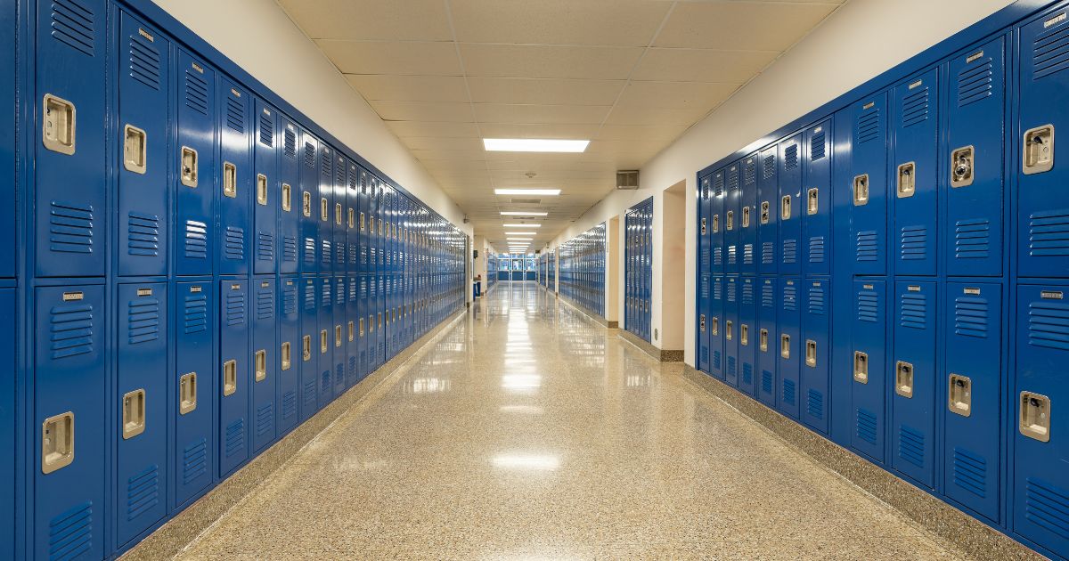 Alabama Police Department Calls Out Local Seniors for Weak Attempt at a Senior Prank: 'That's It?'