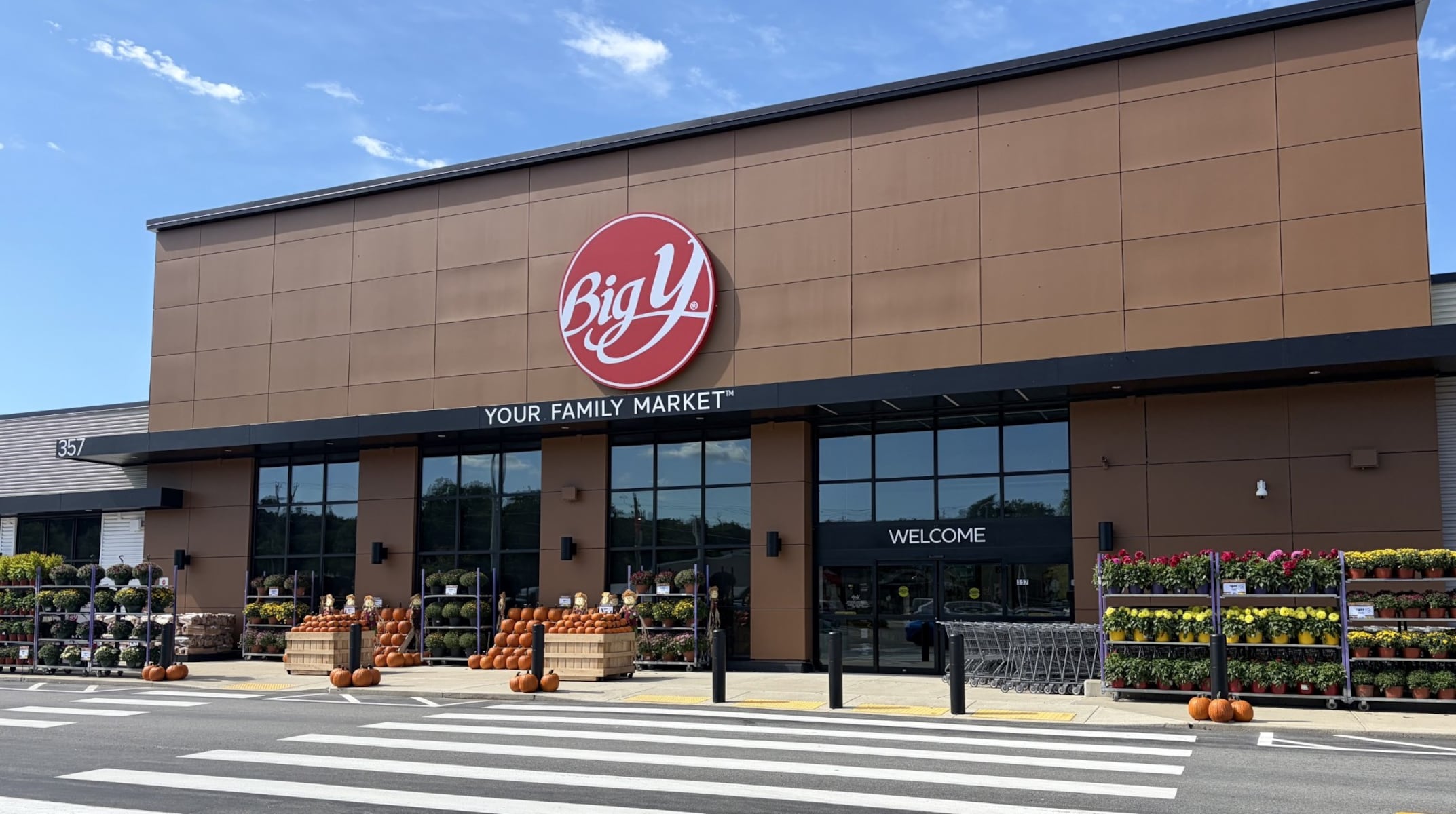 Big Y opens second North Shore location, adds 100 jobs