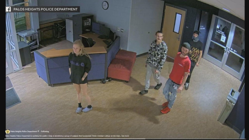 Palos Heights police looking for 4 in Trinity Christian College burglary