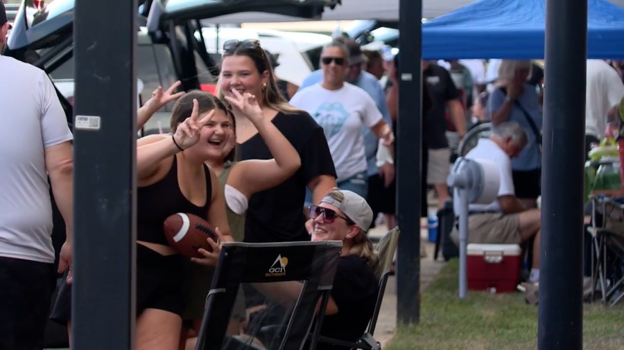Fans brave heat for hyped football matchup between state champions Hough and Providence Day