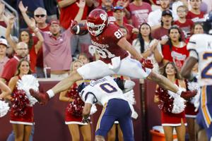 Berry Tramel: Sock-’em-rock-’em football OU’s new offensive identity