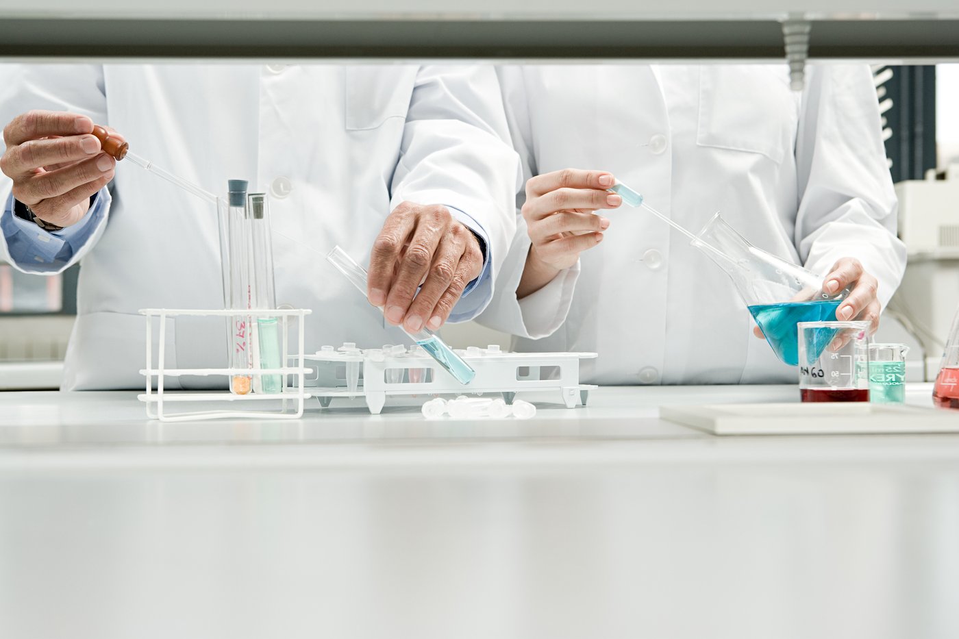 BioNTech vs. Moderna: Which Is the Better Cancer Vaccine Stock to Buy Now?