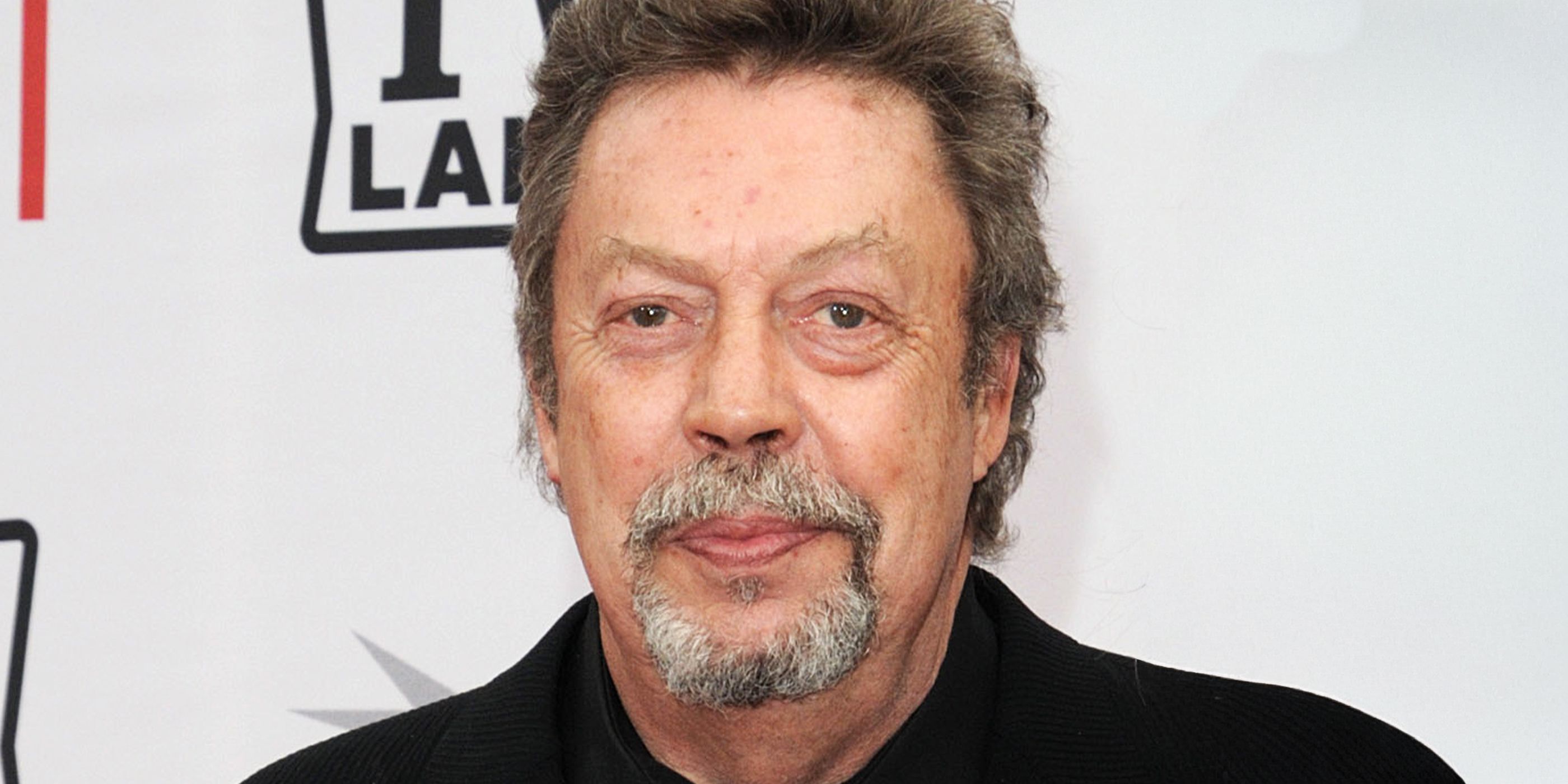 Tim Curry's Iconic Stephen King Performance Officially Floats Up Streaming Charts