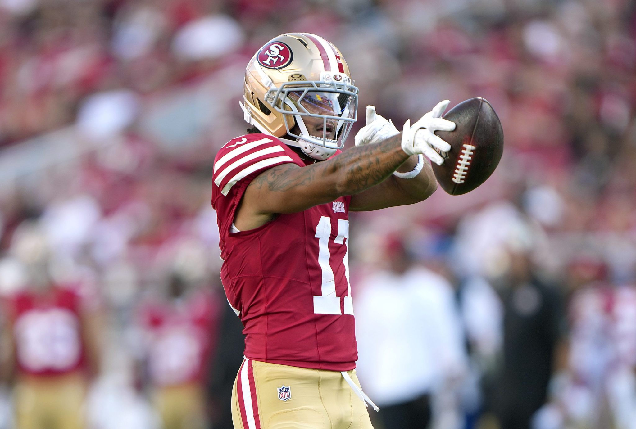 Men are larp-ing as NFL players to score dates and cash—one made $1.3 million before the FBI arrested him