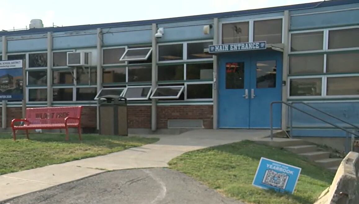 Students walk out of school when classrooms hit 91 degrees: ‘There has to be something done’