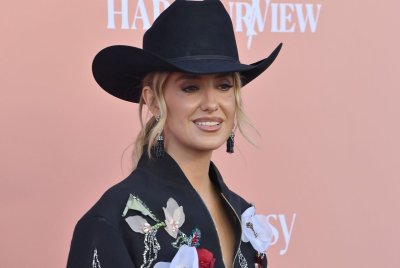 Watch: Lainey Wilson to host the CMA Awards for 3rd straight year
