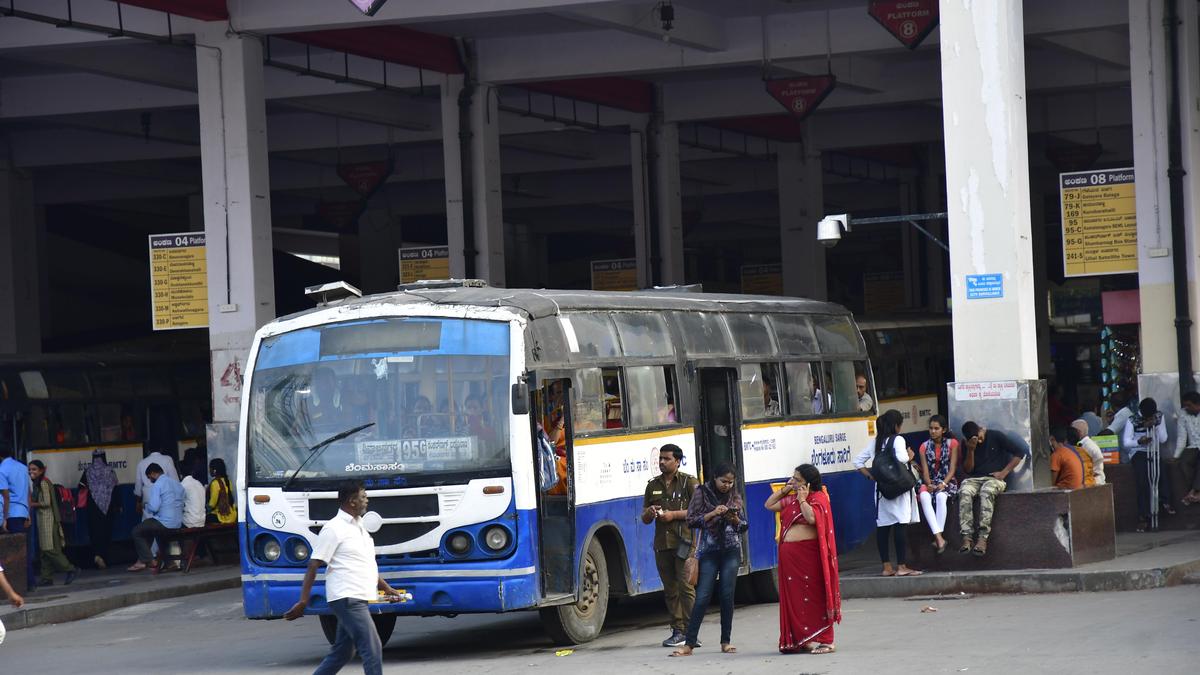 Lokayukta registers suo motu case over lack of medical aid at Shivajinagar bus stand