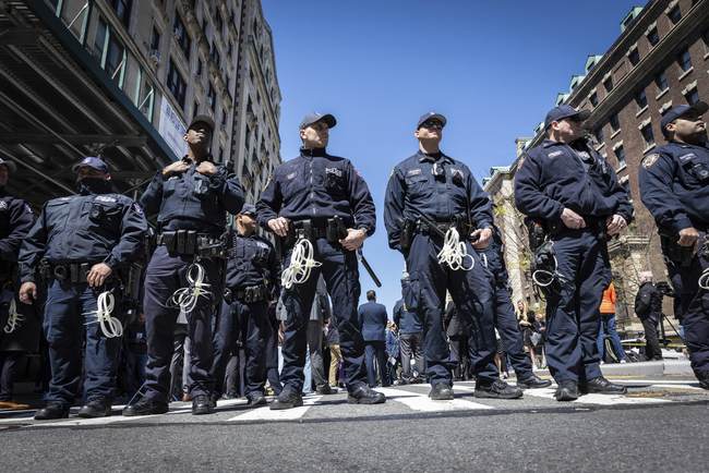 Knives Out Again: Police Shoot Knife-Wielding Man on Brooklyn Bridge
