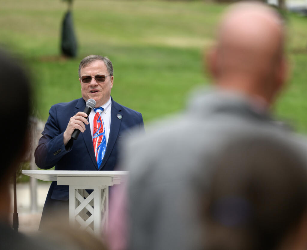 Steve Hogan to wrap up service as Camas’ mayor in 2027