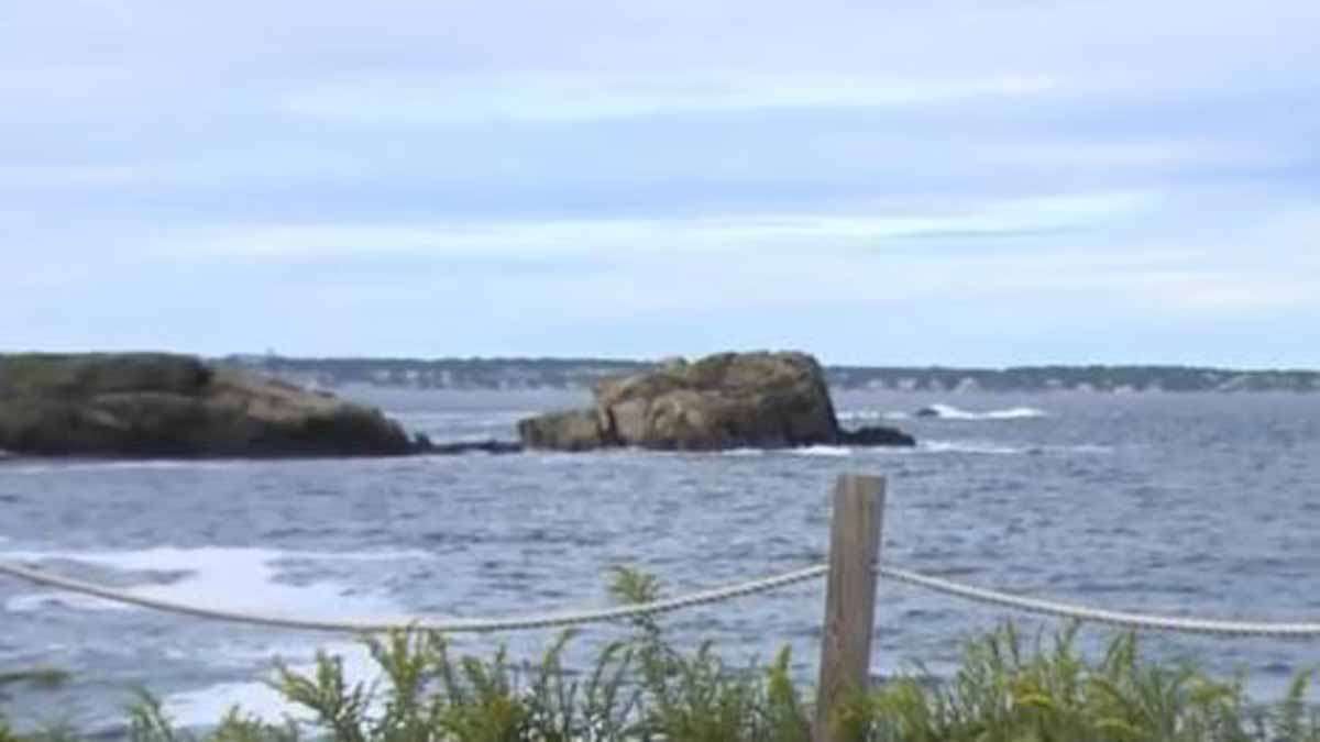 Boater hospitalized after wave knocks 2 people into water off Nahant