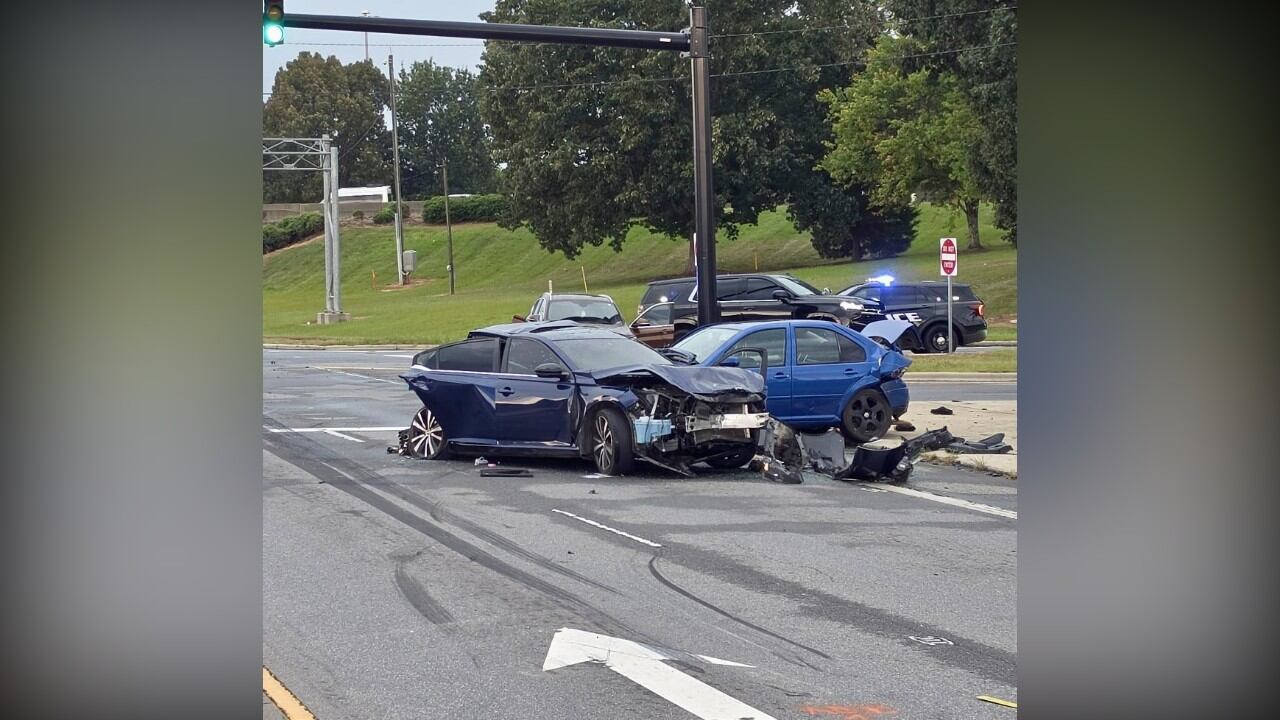 Juvenile critically injured following Gaston County crash