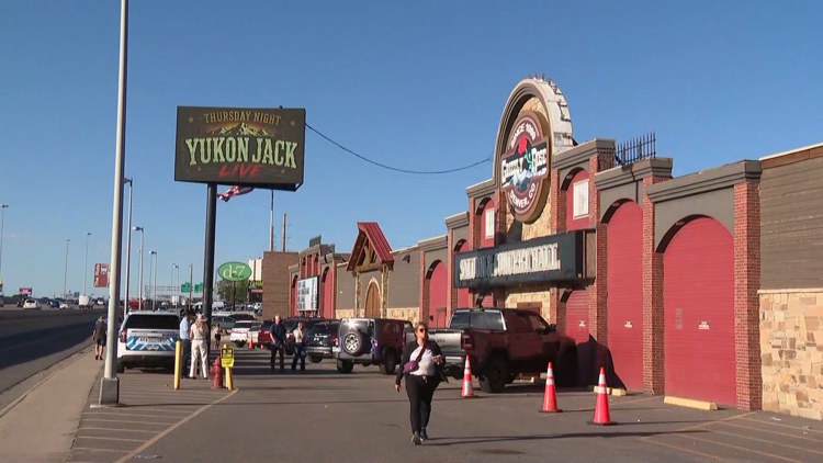 Garth Brooks proposed doing a second show at the Grizzly Rose, owner says
