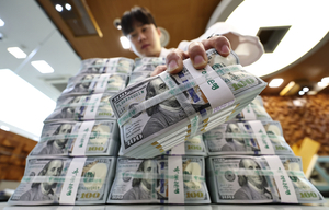 Corporate dollar deposits peak in Sept. as won strengthens: data