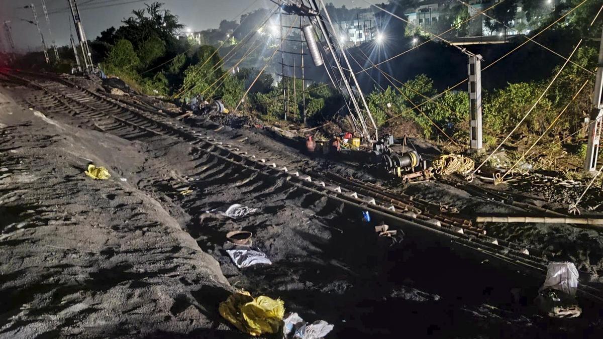 Farakka rail restoration nears completion; North Bengal train services may resume soon