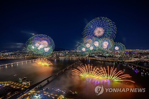 Seoul fireworks show attracts 1 million spectators