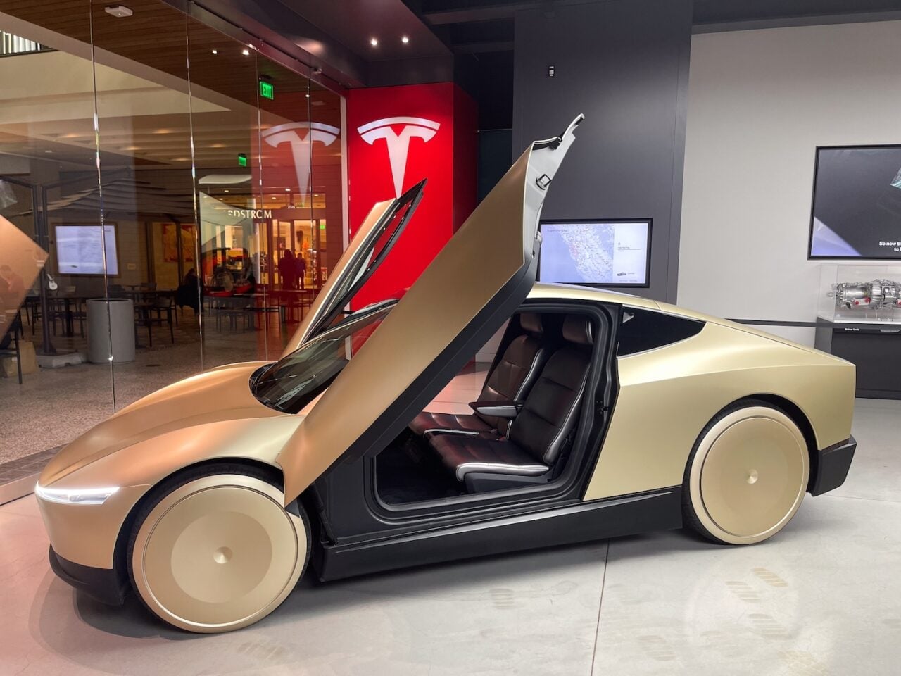 First Responders May Have to Push Tesla’s Cybercabs, Turn Front Wheels by Hand