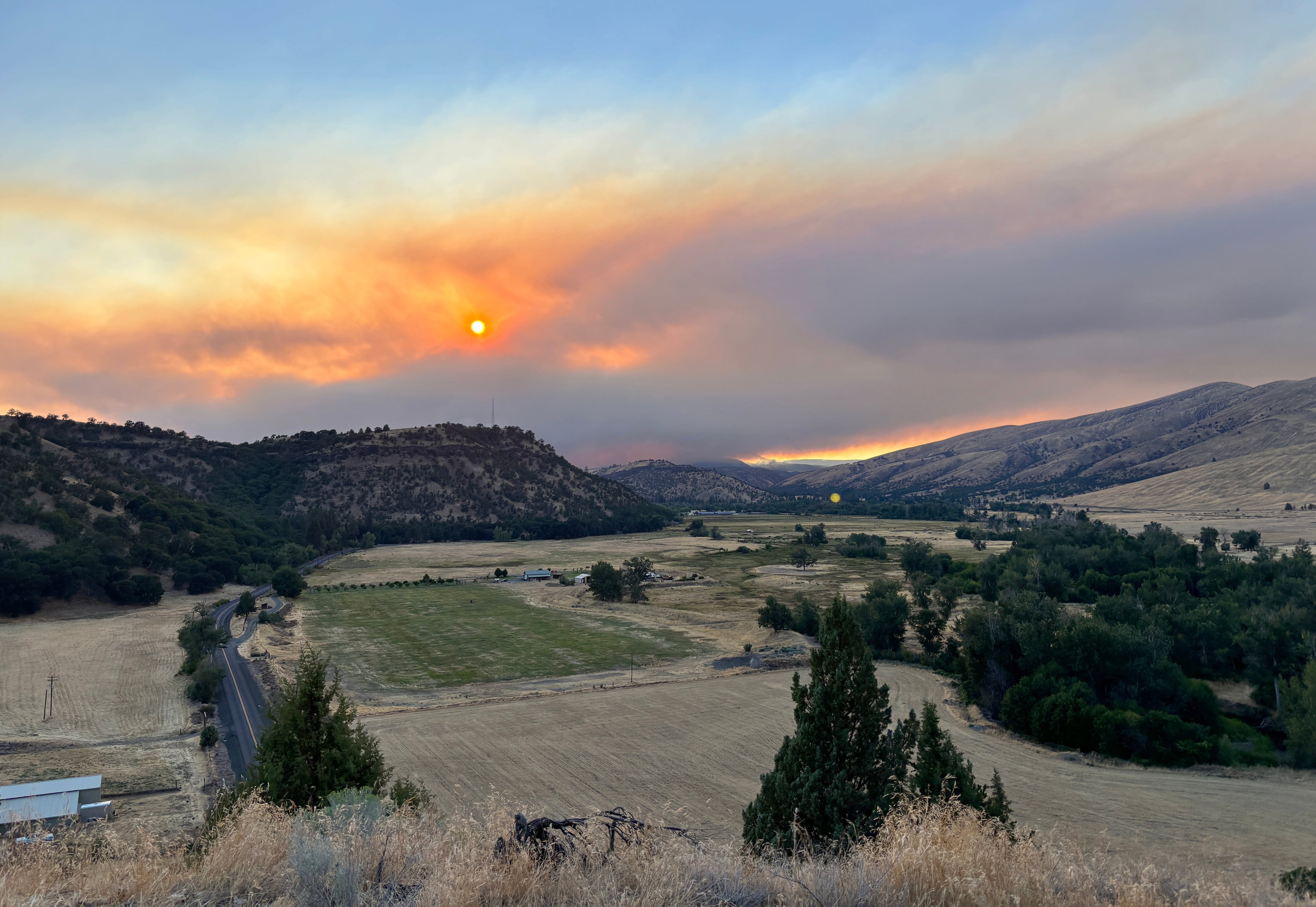 Rain, cooler weather help curb wildfires affecting Oregon national forests