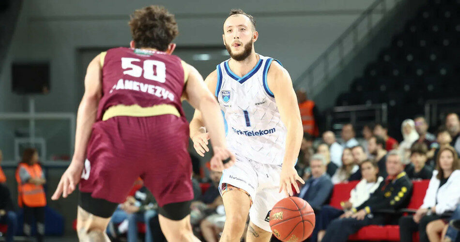 Hapoel Tel Aviv firma a Max Heidegger por una temporada