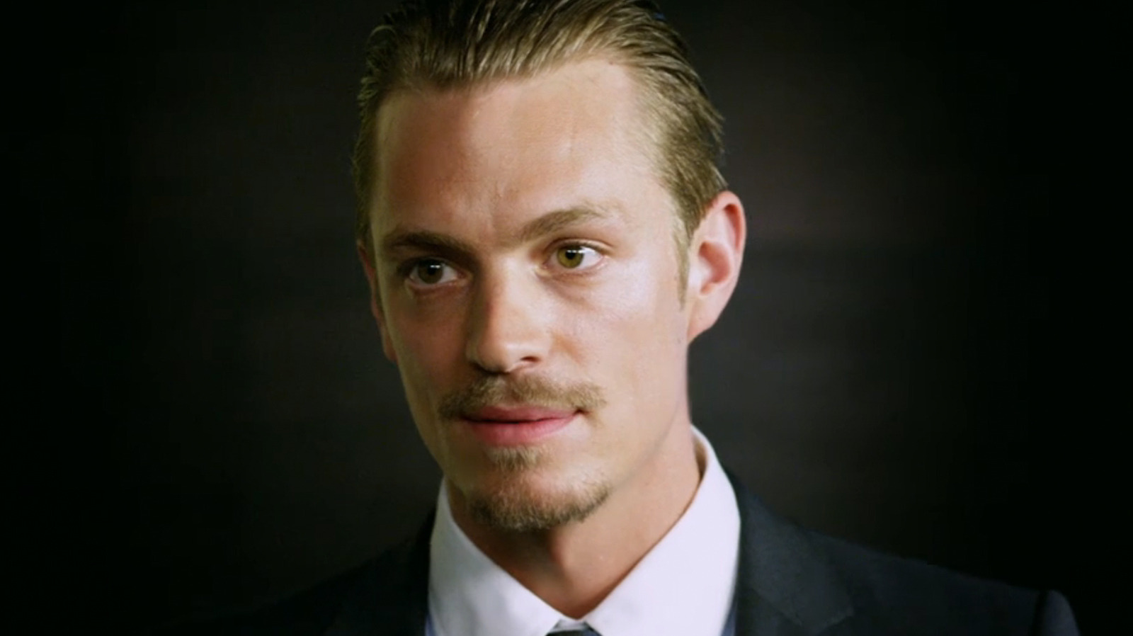 Before For All Mankind, Joel Kinnaman Starred In One Of The Worst Sci-Fi Movies Of The 2010s