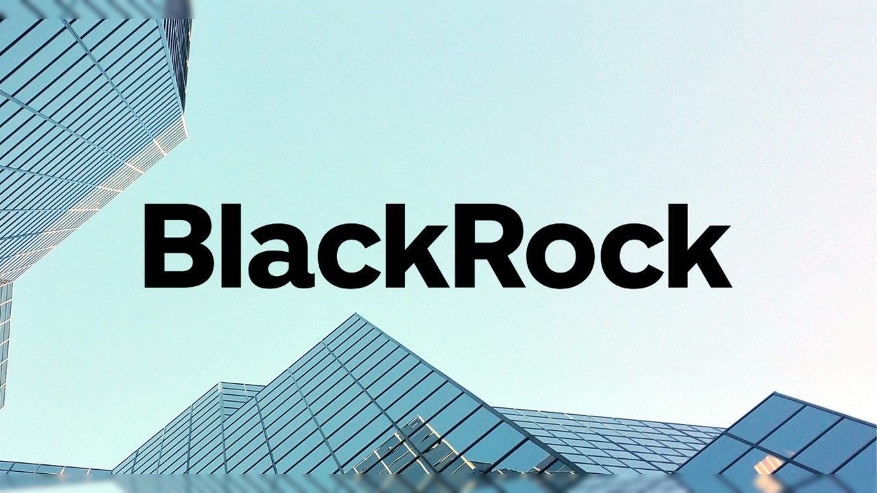 BlackRock quietly turns Bitcoin whales into Wall Street clients