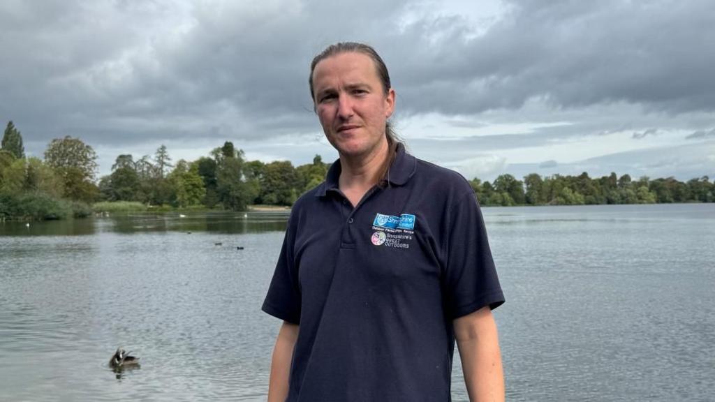 Hot summer helps group clear 'buckets' of lake litter