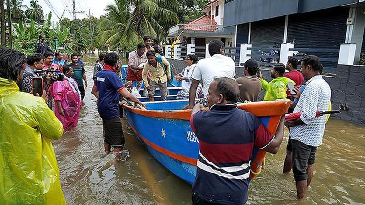 Kerala High Court lawyers step in to pay MVD fine on flood-rescue vehicle in Keralam’s Aranmula