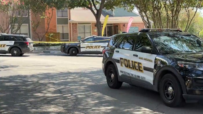 Man, 21, arrested in connection with Northwest Side stabbing, SAPD says