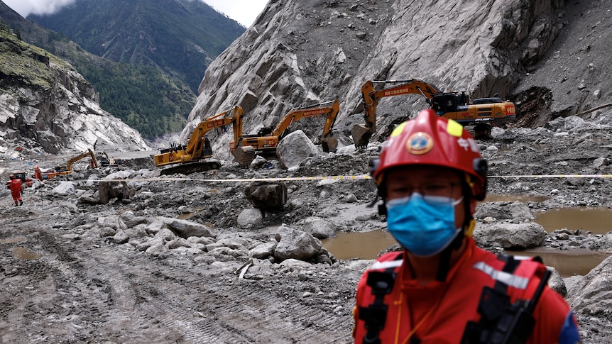 Search continues for hundreds trapped in hydro-plant after Nepal floods