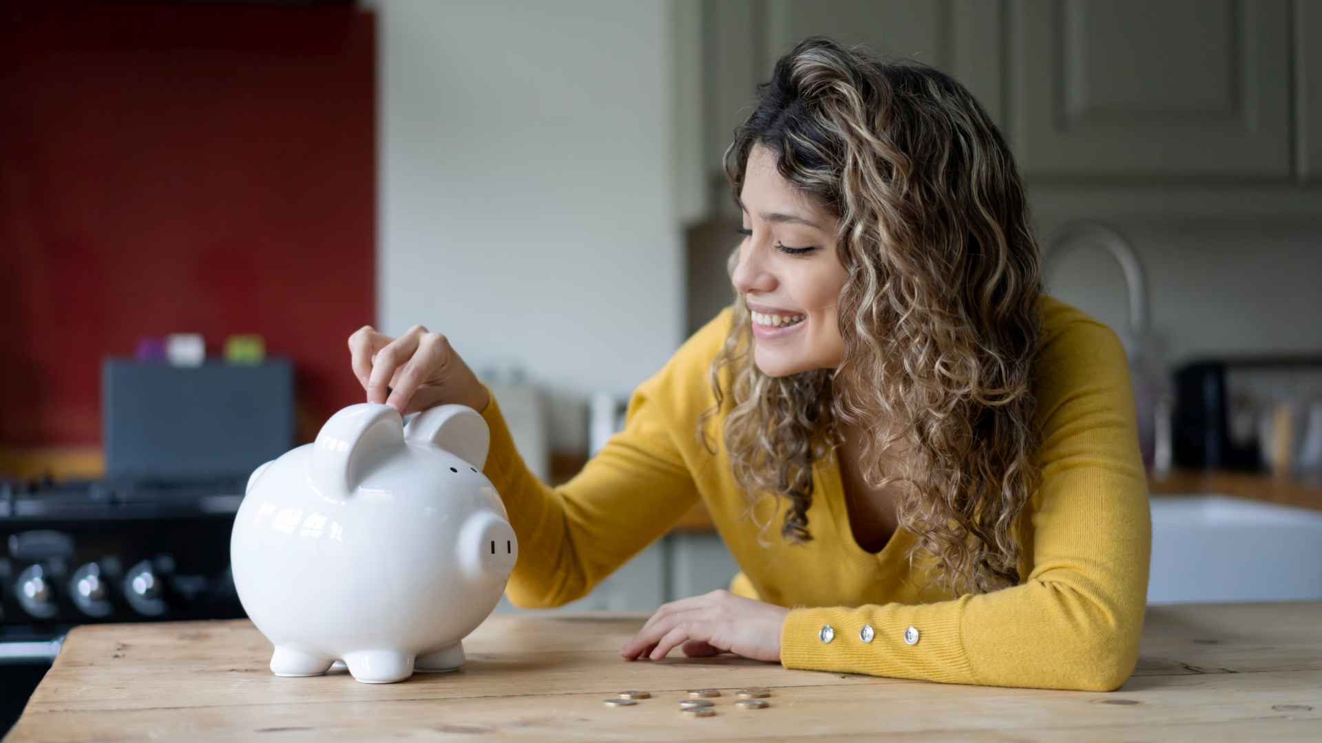 How People in Their 20s and Early 30s Build Savings on Entry-Level Pay