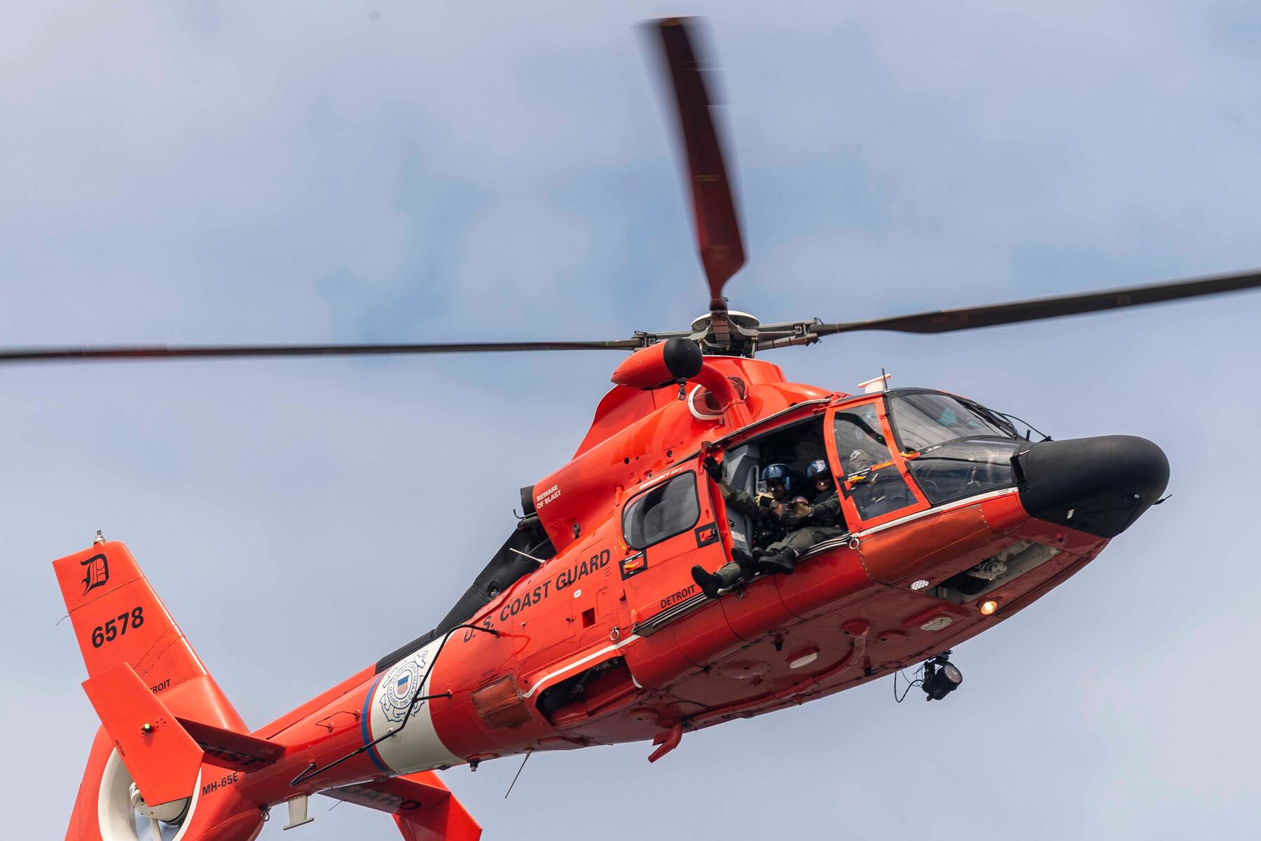 Coast Guard calls off search for man who slipped of boat in Lake St. Clair