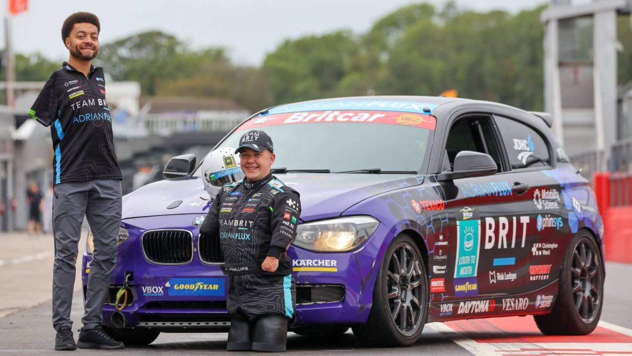 Meet Callum Smith, 23, armless racing driver who steers with his feet at 110mph