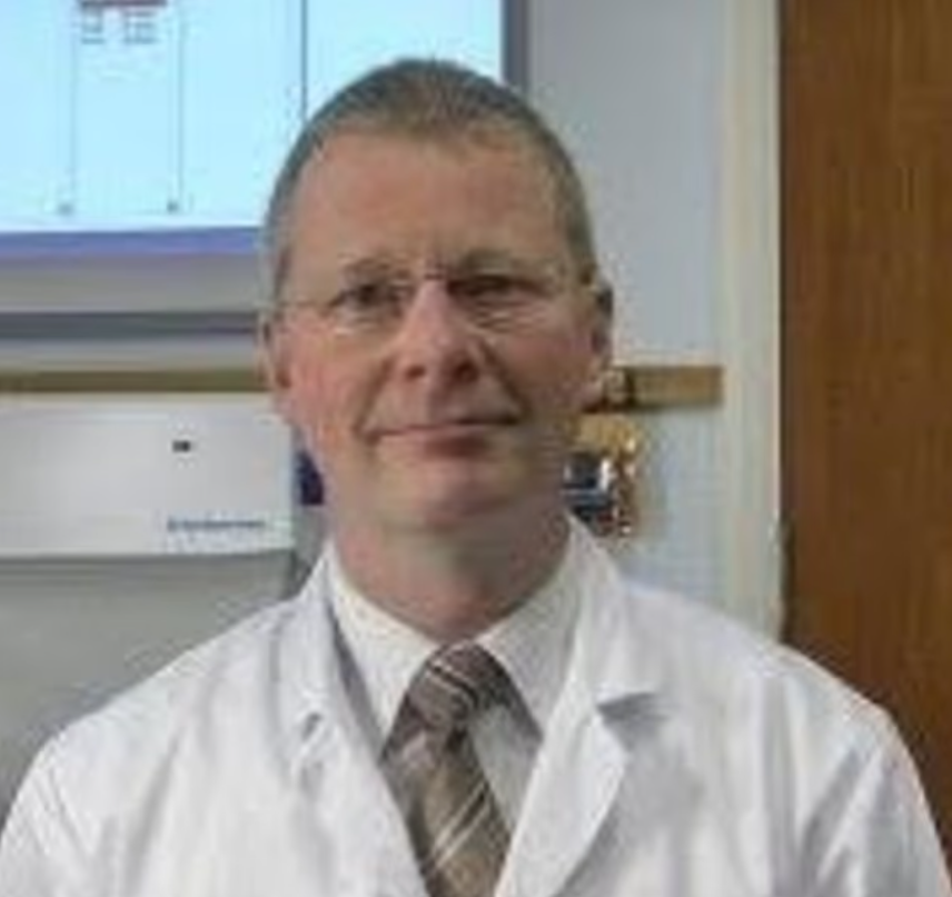 Doctor struck off after telling young girl to remove her face mask