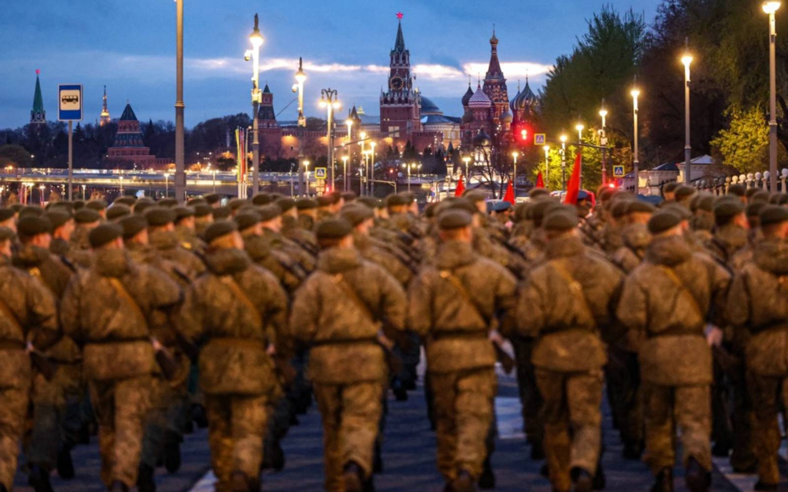 Russia to strip contract soldiers of one-off payment if laws violated at home