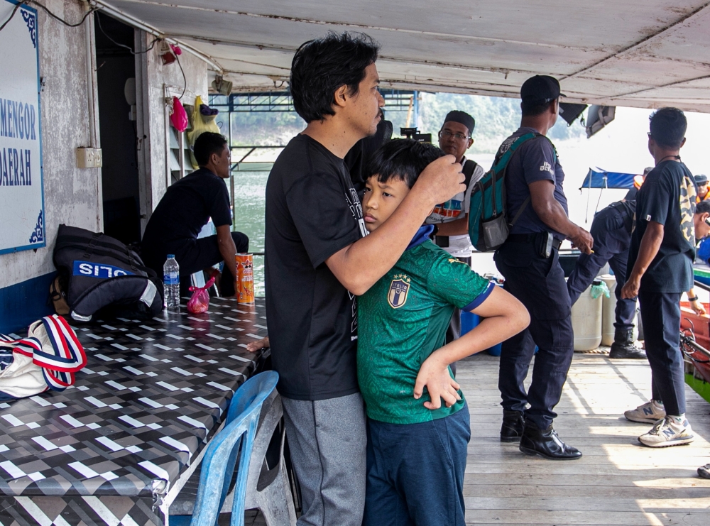 Perak Fire Dept calls for age limits on children joining high-risk mountain expeditions